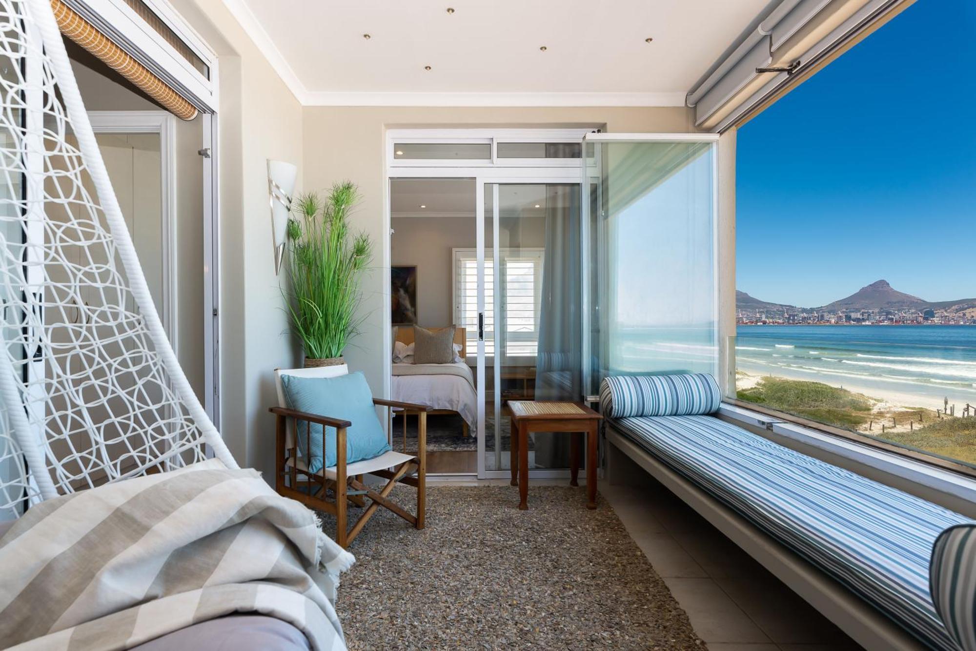Lagoon Penthouse Apartment *